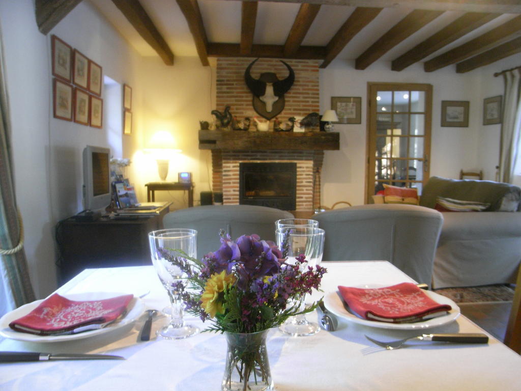 Les Vieux Guays Bed and Breakfast Cerdon  Eksteriør billede
